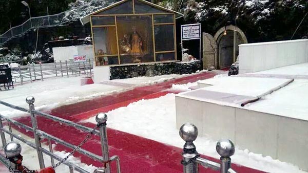 First ever see the Heavy Snow at Vaishno Devi